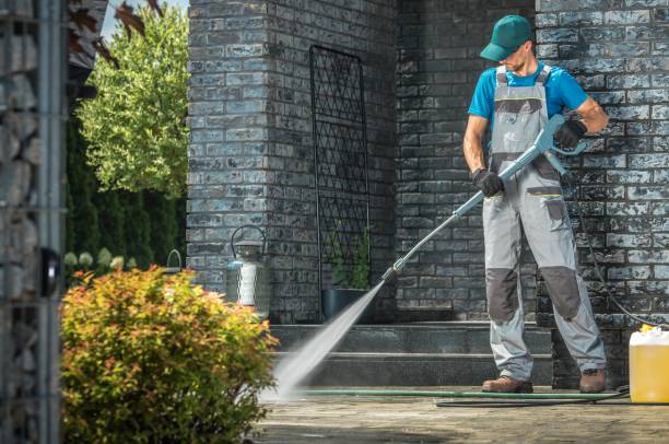 Best Animal Enclosure Cleaning  in Roosevelt, NY